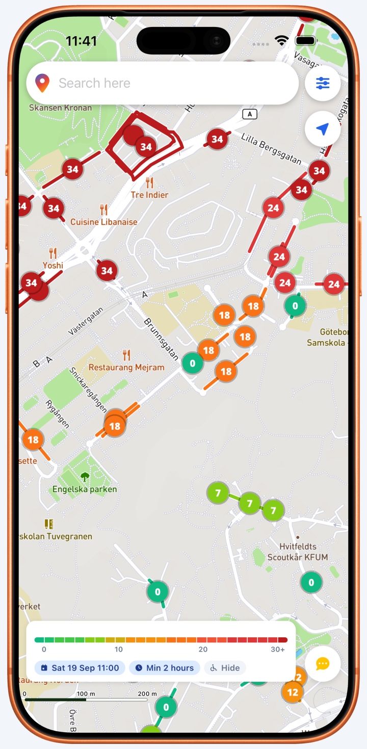 The map in Rutis over Landala in Gothenburg. Every parking space is a coloured marker with its price in kronor per hour written inside it: dark red thirty-fours and twenty-fours to the north, orange eighteens in the middle, and green sevens and zeros to the south. On-street parking is drawn as coloured lines along the stretch the price applies to, and the colour scale from zero to thirty kronor an hour sits at the bottom.